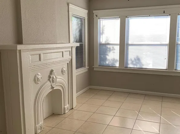 403 E 17th St, Long Beach, CA 90813