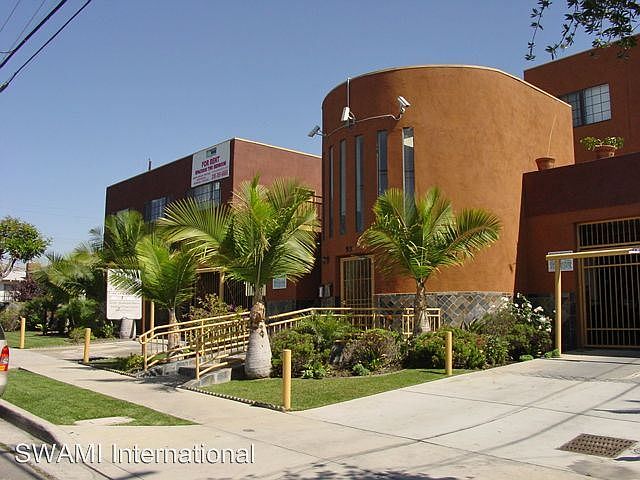 2nd image of 934 N Cedar St APT 09