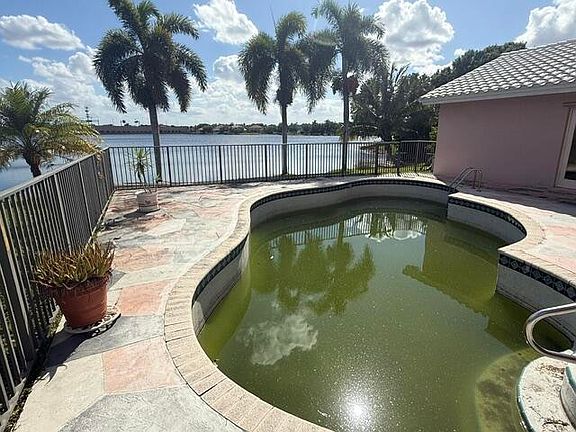 5th image of 10150 NW 59th Drive
