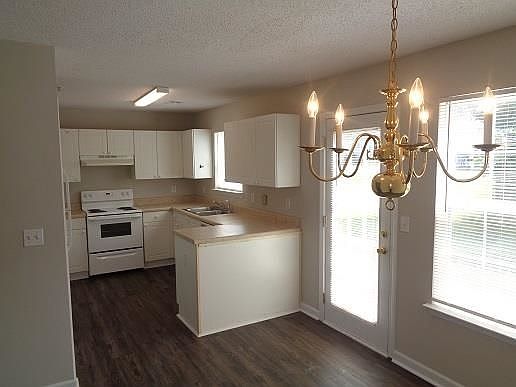5th image of 324 Goldenrod Dr