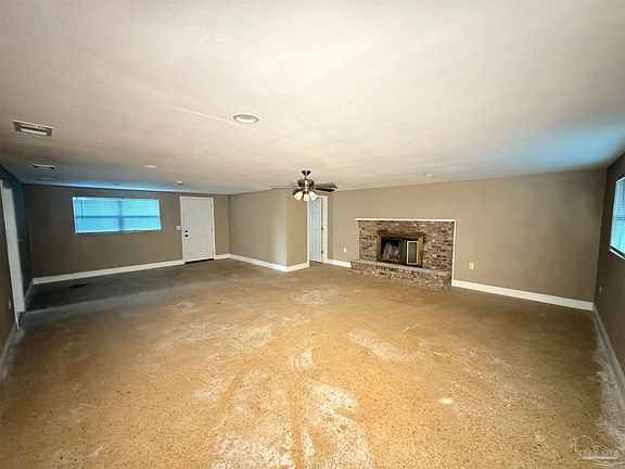 5th image of 3600 E 8th St