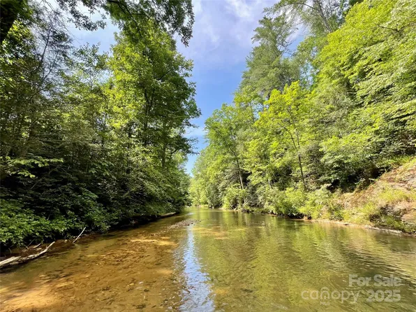 3867 River Rd, Morganton, NC 28655