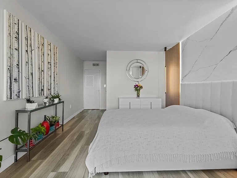 8 Whittier Pl #9J — Photo 16