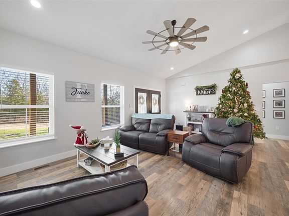 5th image of 205 Cardigan Cir
