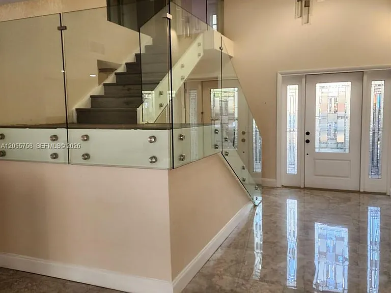 11130 N Lakeview Dr #1 — Photo 3