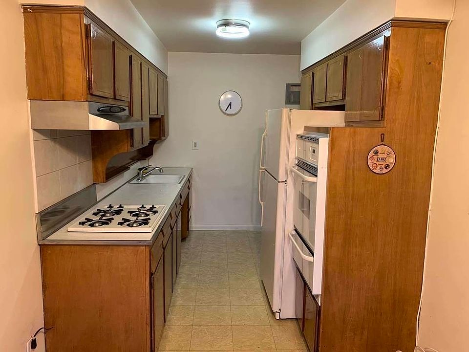 1st image of 35-24 32nd St #3L