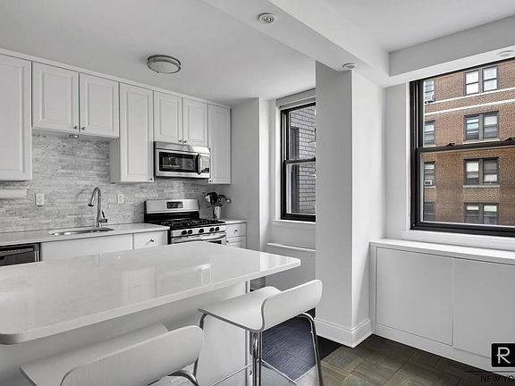 3rd image of 420 E 51st St APT 8A
