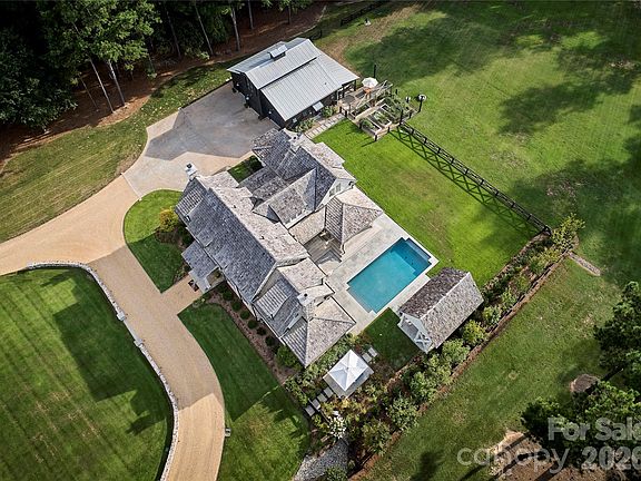 2nd image of 2269 New Gray Rock Rd