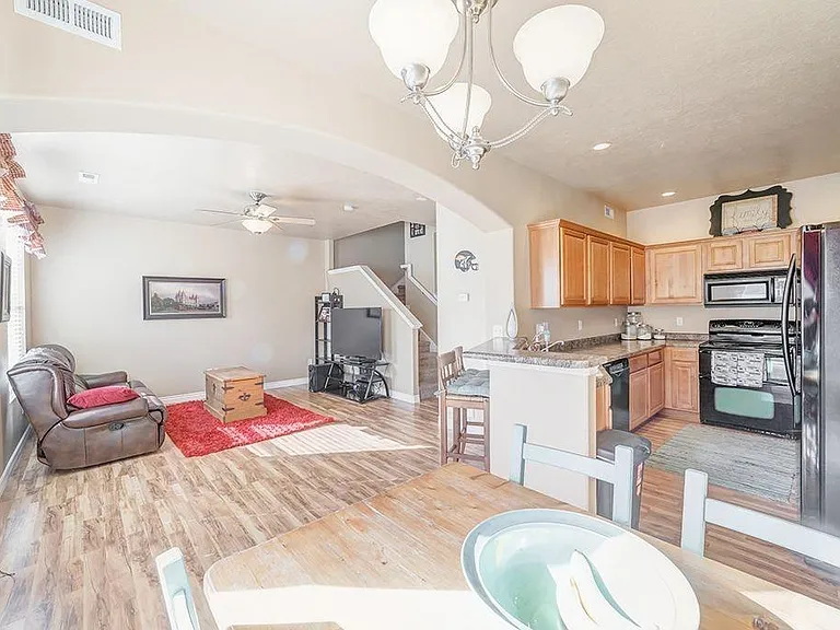 3130 N Provence Ln — Photo 8