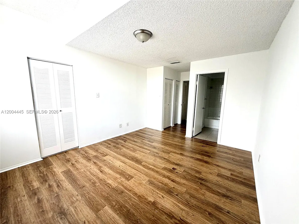 Building Photo - 15771 SW 104th Ter #301