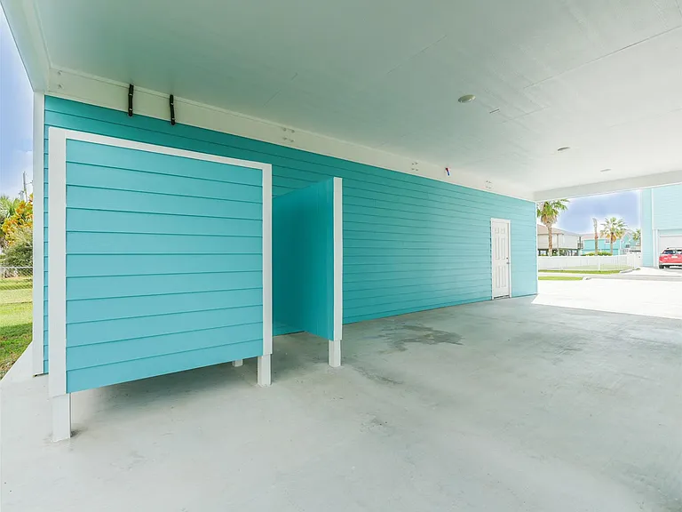 16630 Jean Lafitte Rd — Photo 42