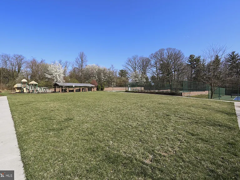 217 Highland Ridge Ave — Photo 41