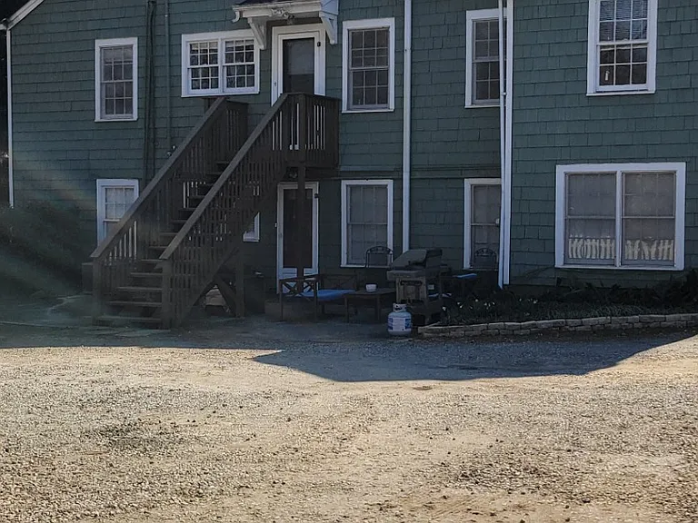 321 W Howard Ave #A — Photo 3