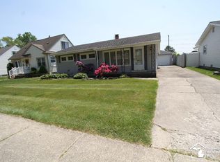 983 Winston Dr, Monroe, MI 48161