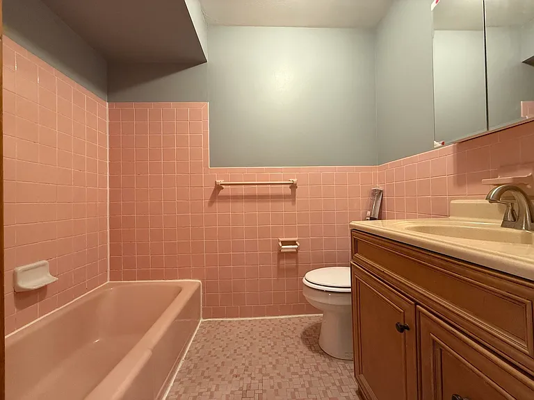 336 Avenue E — Photo 10