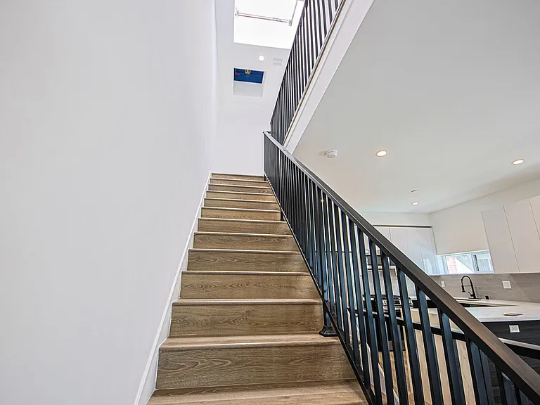 5233 Satsuma Ave — Photo 39