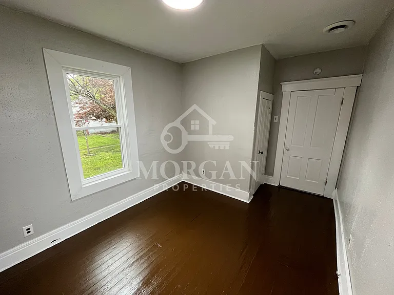 2316 S Walnut St — Photo 7