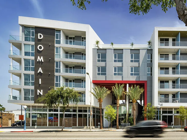 Domain WeHo — Photo 50