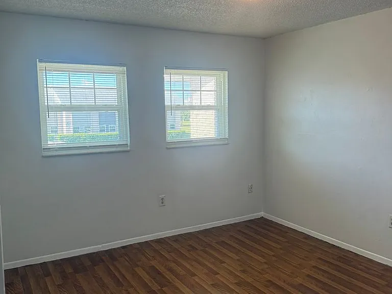 861 Sky Lake Cir #C — Photo 21