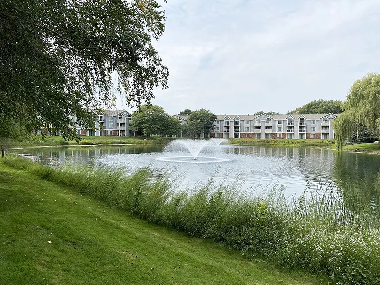 Byron Lakes Apartments — Photo 81