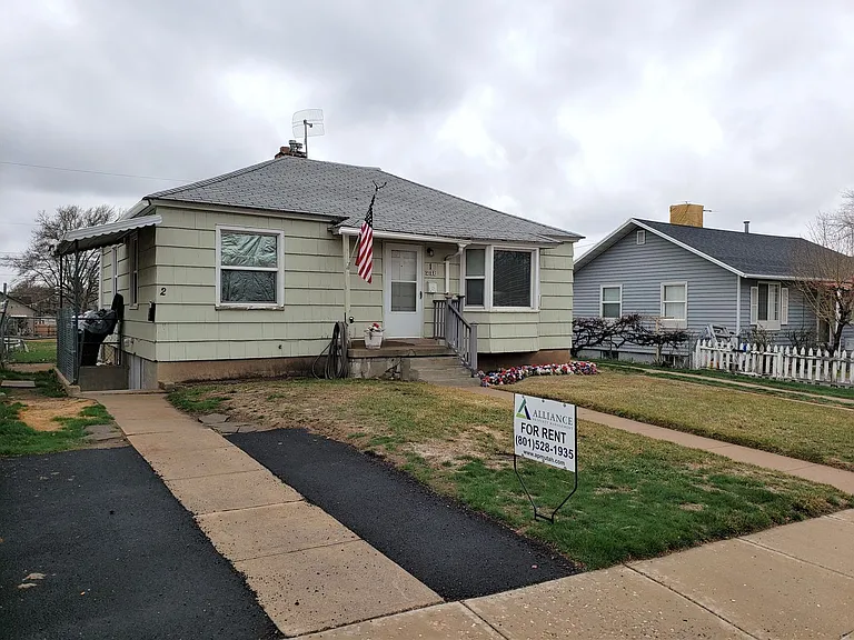 218 S Lakeview Dr — Photo 1