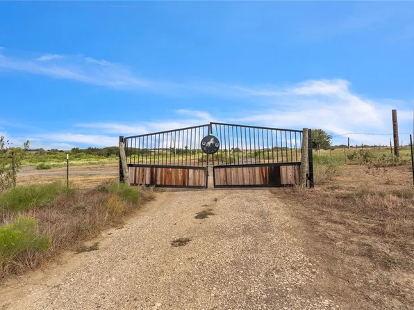 1701 County Road 466, Elgin, TX 78621