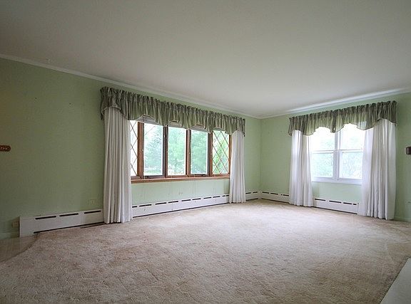 3rd image of 151 S Archer Ave