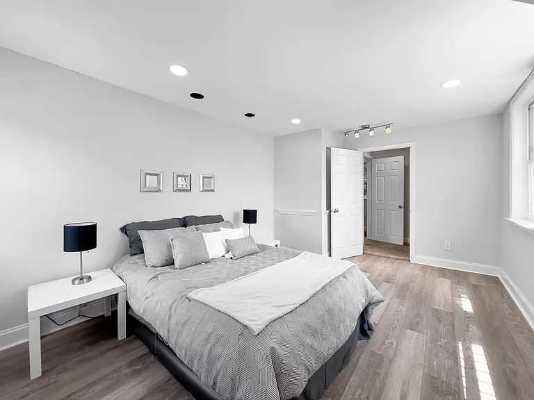 5209 Cuthbert Ave — Photo 9