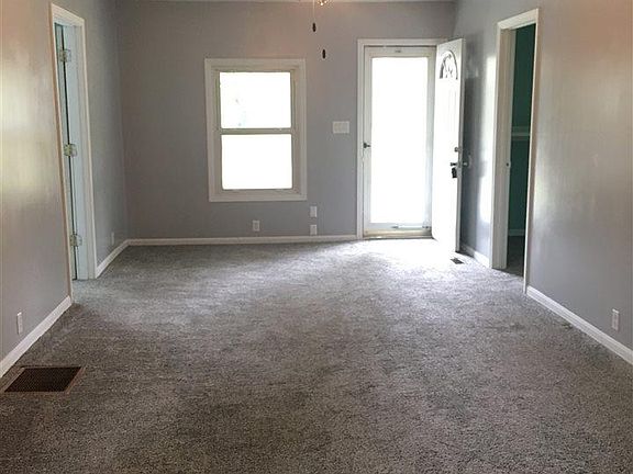 3rd image of 330 W Dayton Ave