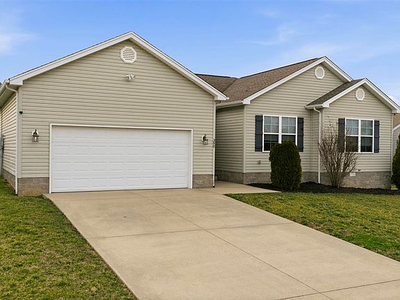5th image of 390 Red Elm Ln