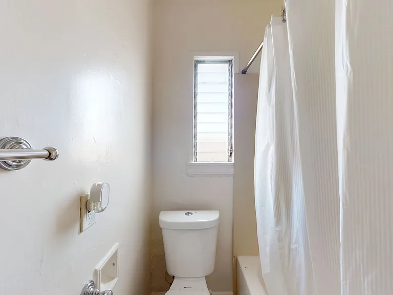 6405 Bancroft Ave — Photo 14