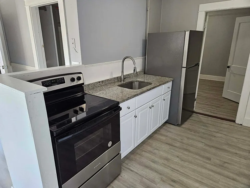 101 Mechanic St #2R