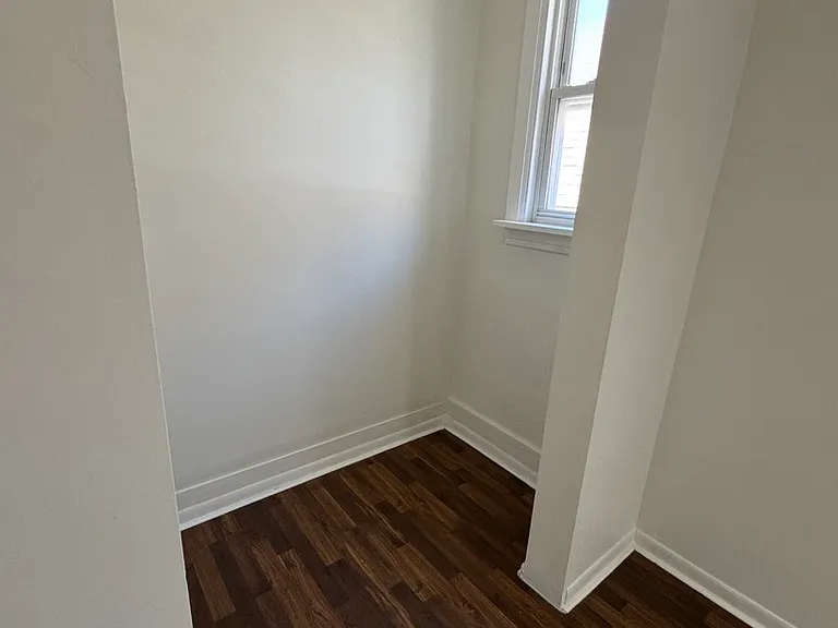 1617 W 38th Pl — Photo 6