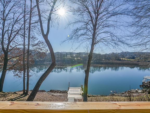 2nd image of 418 Lake Haven Dr