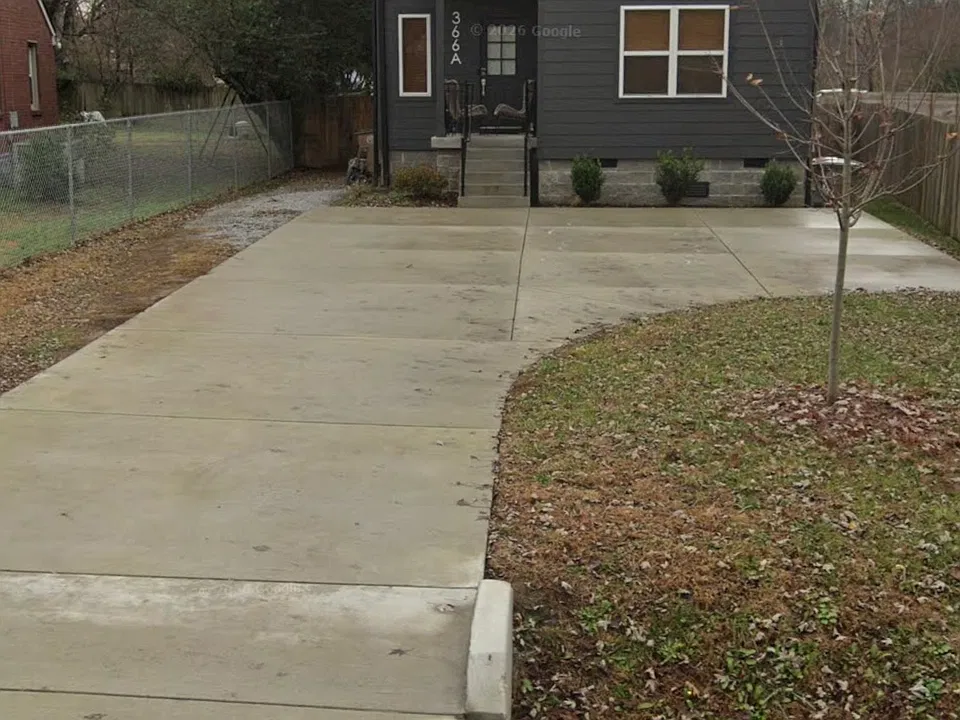 366 Flushing Dr