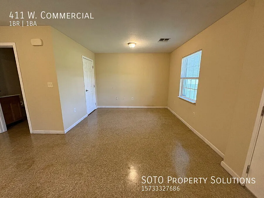1 BD / 1 BA Pet-Friendly Apartment in Charleston, MO — Photo 2