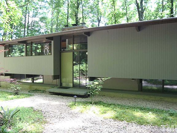 2nd image of 2415 Falls Dr