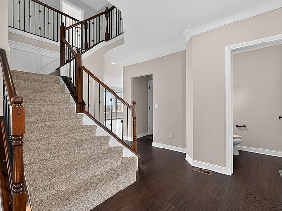 4th image of 97 Casagrande St