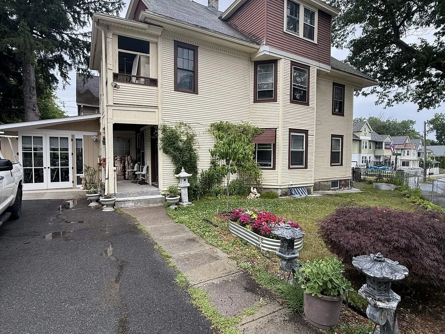 3 bed, 1250 sqft, $1,700 — Photo 2