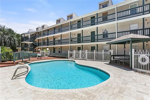 1 bed, 1.0 bath, 542 sqft, $1,100 — Photo 2