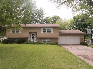 1711 N 12th St, Beatrice, NE 68310
