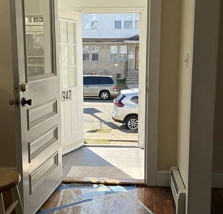 4th image of 947 Grove St