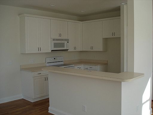 3rd image of 224 River Gate Ln