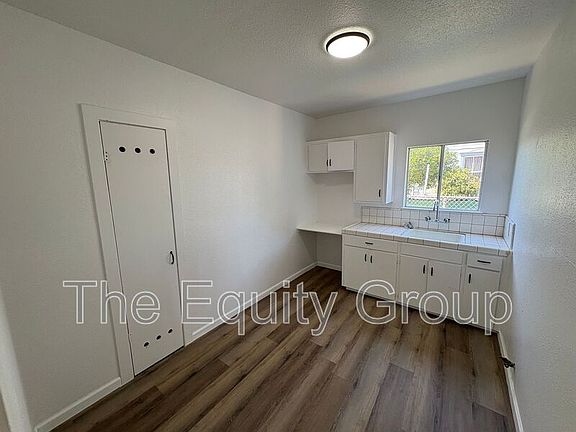 3rd image of 337 N H St APT 1