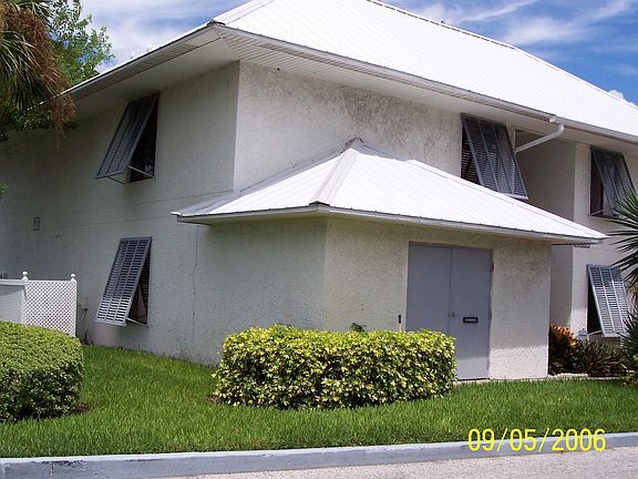 3rd image of 7310 Sunshine Skyway Ln S APT 111