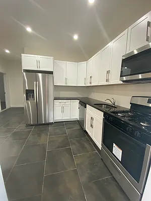 Rented by News Realty | media 10