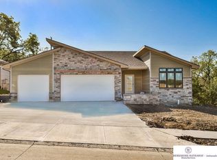 2115 Gindy Dr, Gretna, NE 68147