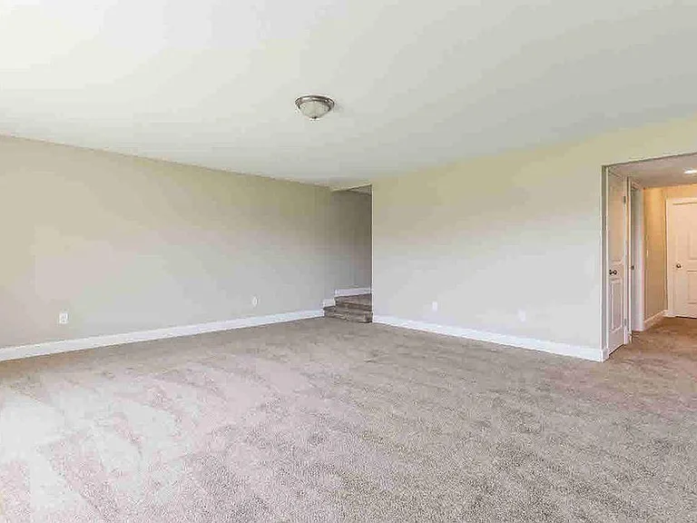 78 Cobblestone Ln — Photo 10