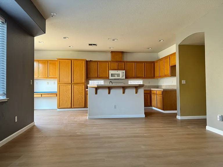 2921 Bowens Ln — Photo 2