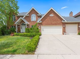 10432 Pentagon Dr, Orland Park, IL 60467